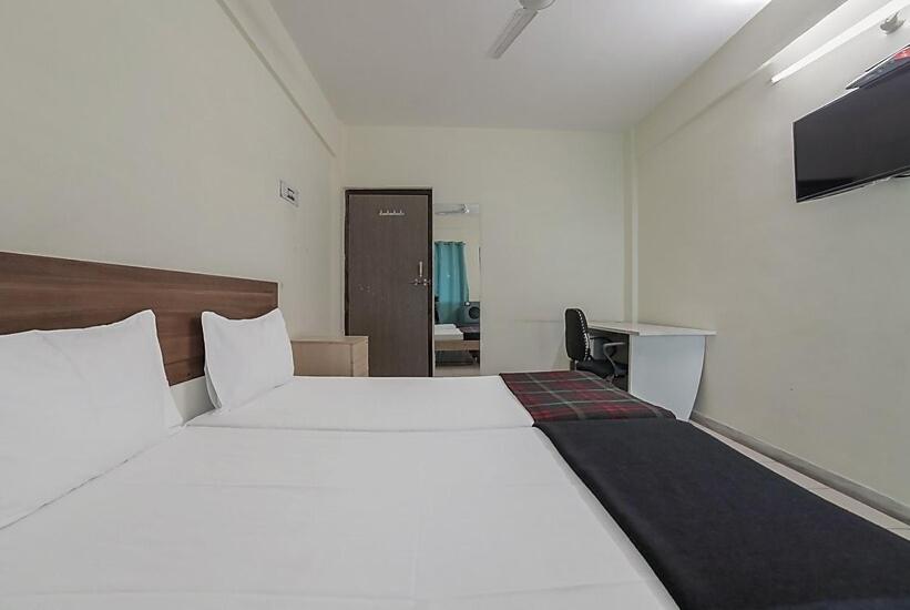 Hotel Kk Residency Ναγκπούρ Δωμάτιο φωτογραφία